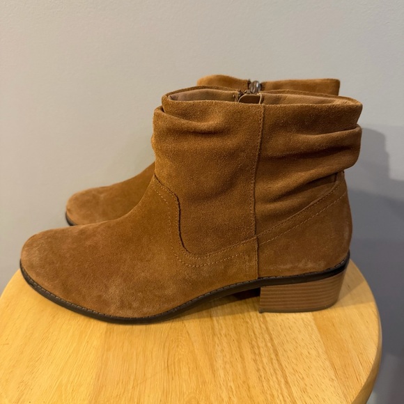 Vionic Kanela Ankle Boots 10 Brown Suede Weather Resistant Comfort Orthotic Zip - Picture 2 of 10